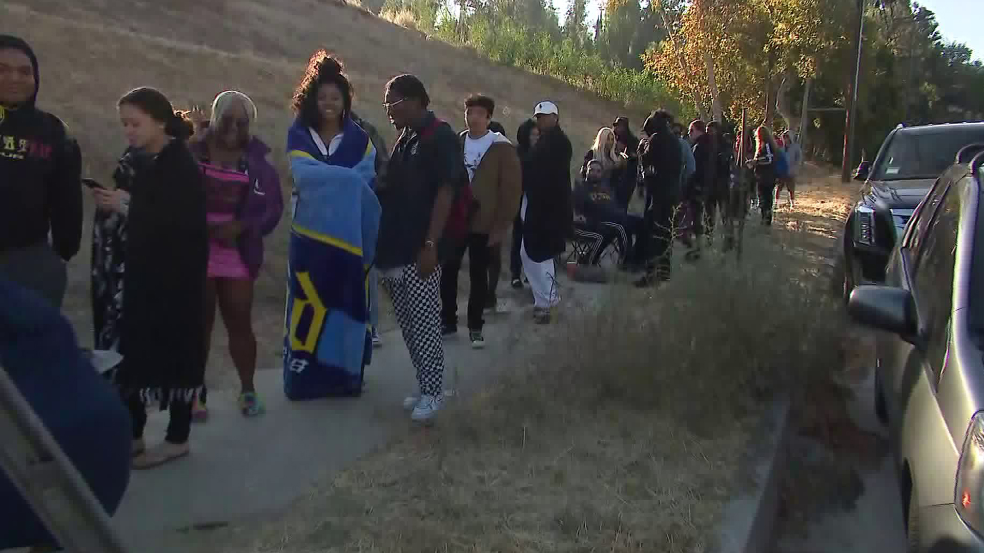 A yard sale at Chris Brown's Tarzana home drew a crowd on Nov. 6, 2019. (Credit: KTLA)