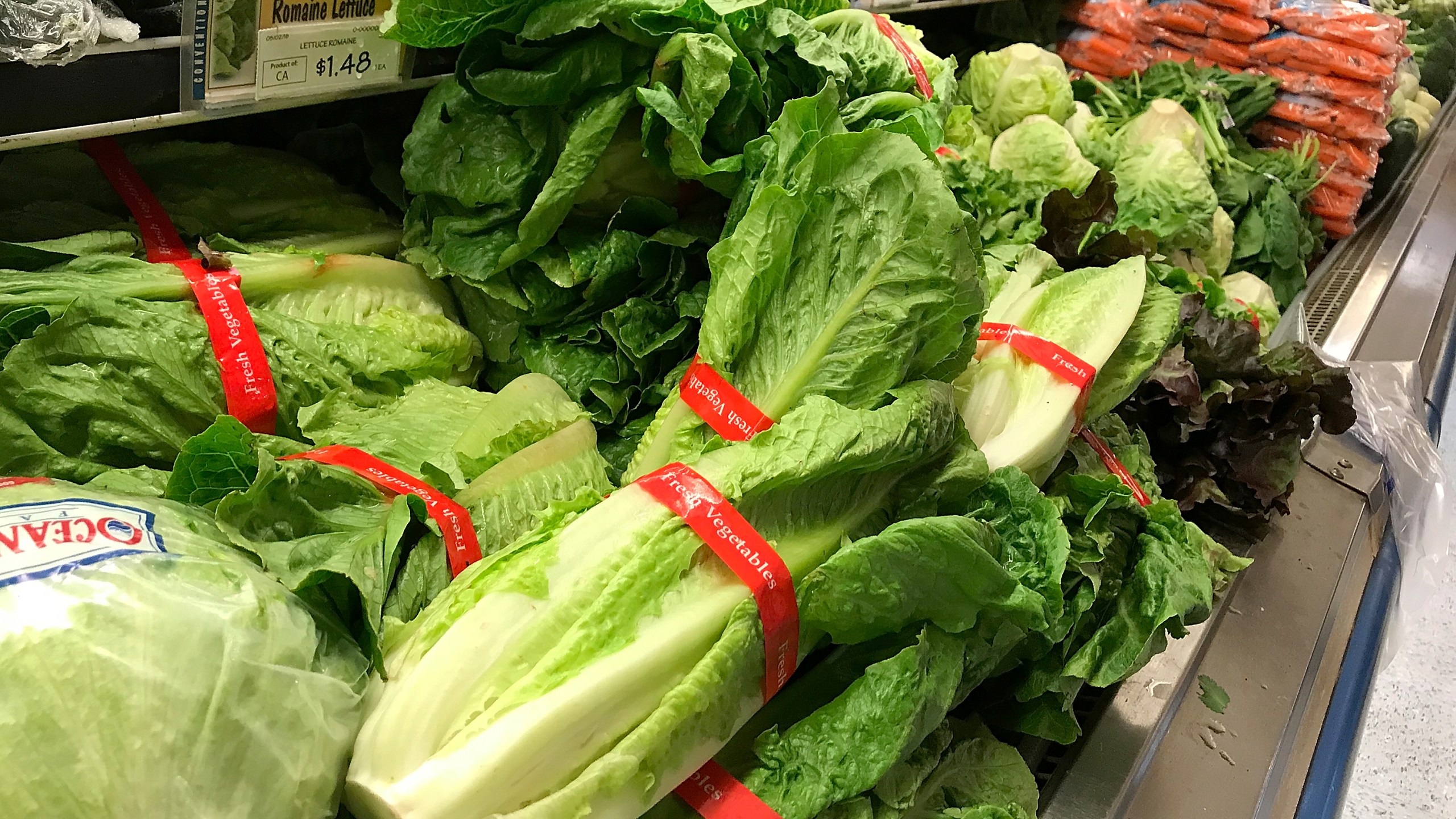 Romaine lettuce is displayed at a grocery store on May 2, 2018 in San Anselmo. (Credit: Justin Sullivan/Getty Images)