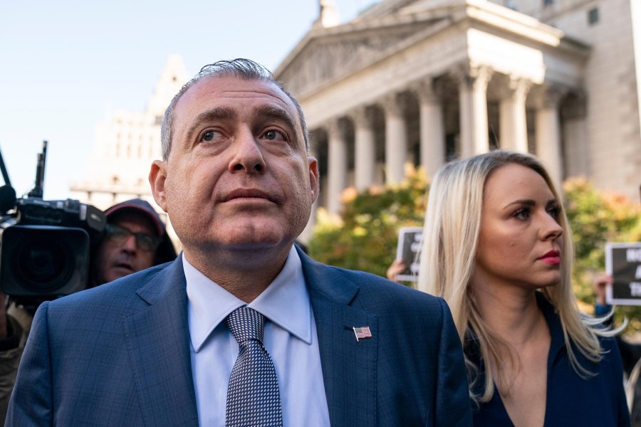 An associate of Rudy Giuliani -- Lev Parnas -- has initiated talks with impeachment investigators through his attorney. (Credit: Drew Angerer/Getty Image)