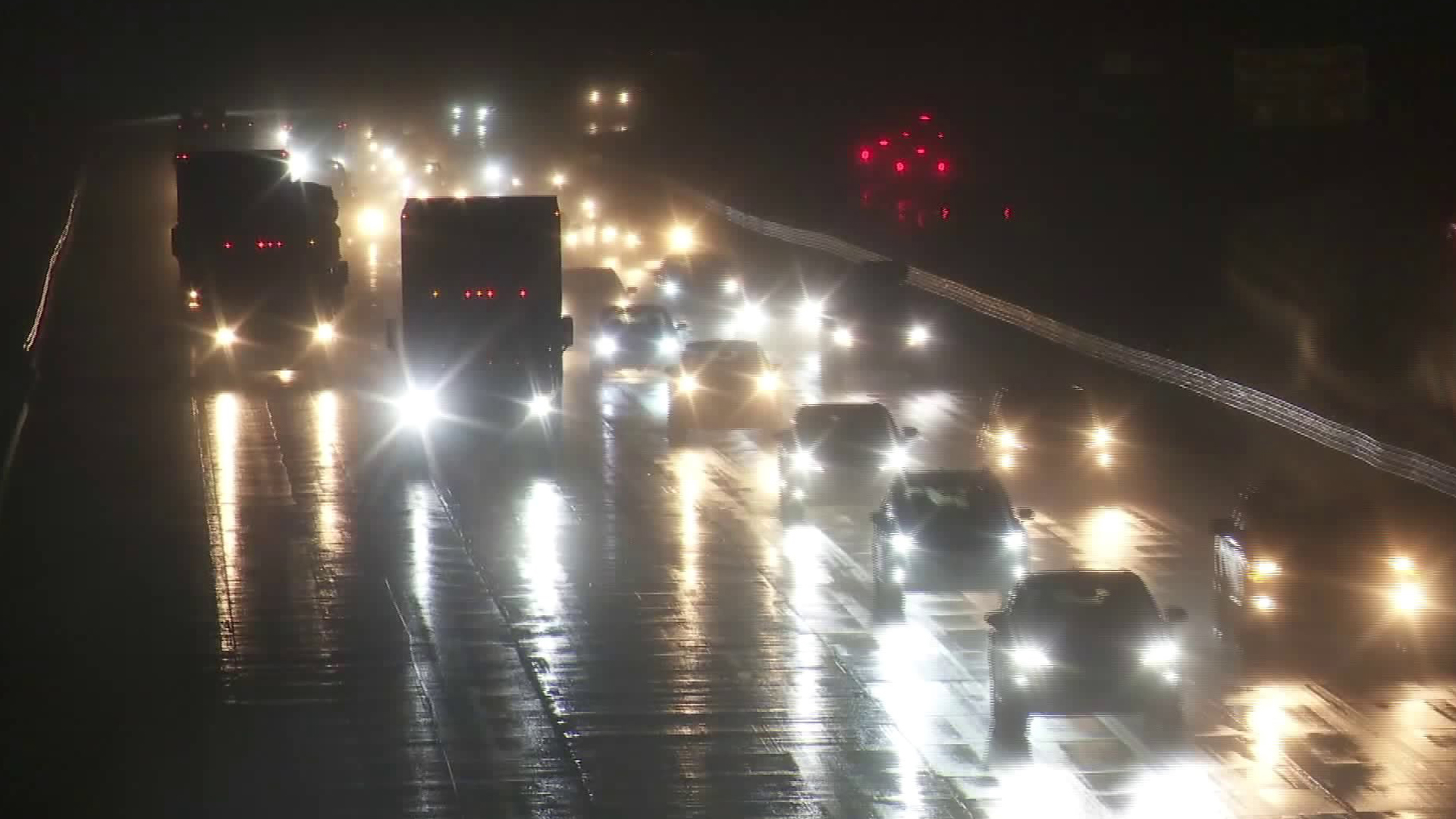 Slippery conditions are seen on the 5 Freeway through the Grapevine amid heavy snowfall on Dec. 25, 2019. (Credit: KTLA)