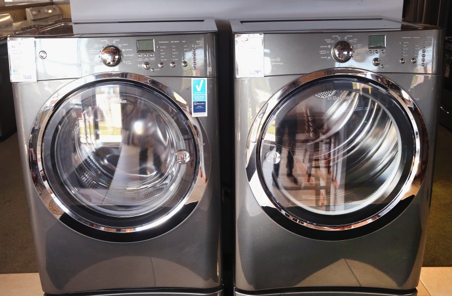 This file photo shows a washer and dryer at an appliance store on Sept. 8, 2014, in Chicago, Illinois. (Credit: Scott Olson/Getty Images)