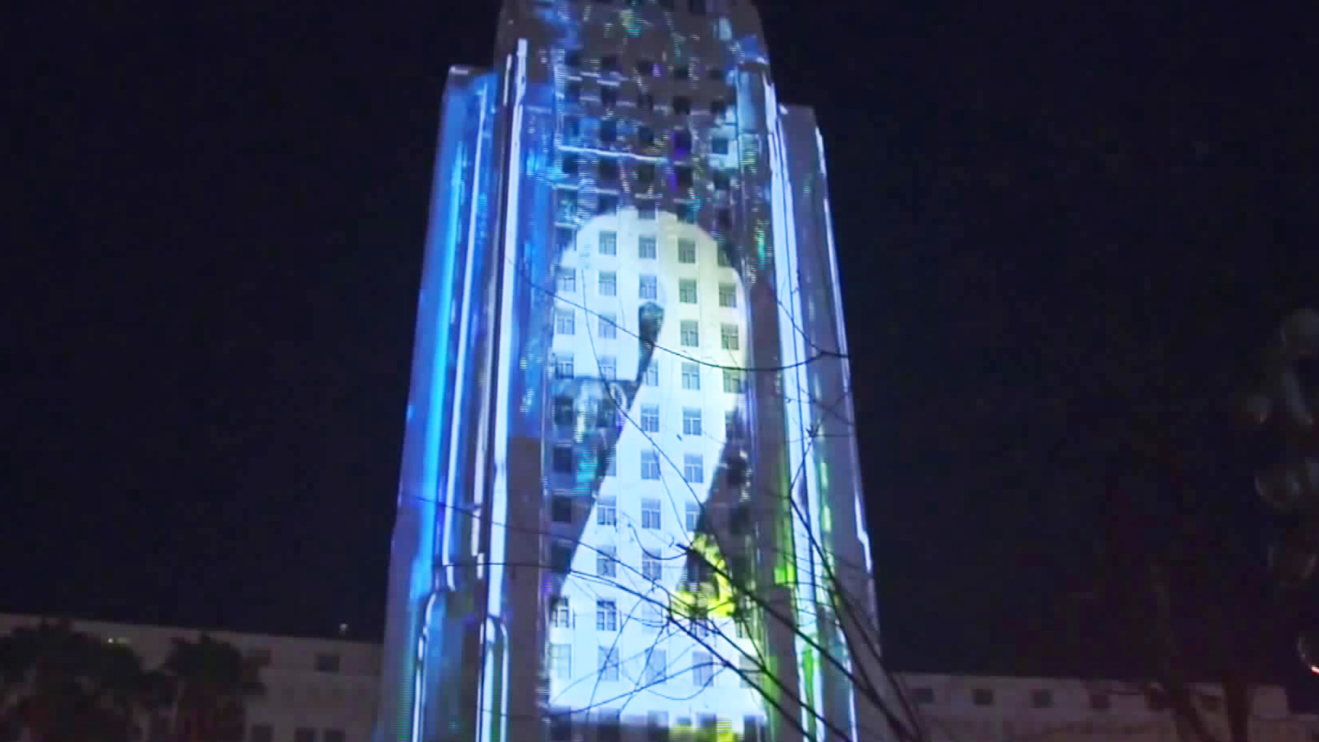 Grand Park preps for NYE on Dec. 30, 2019. (Credit: KTLA)