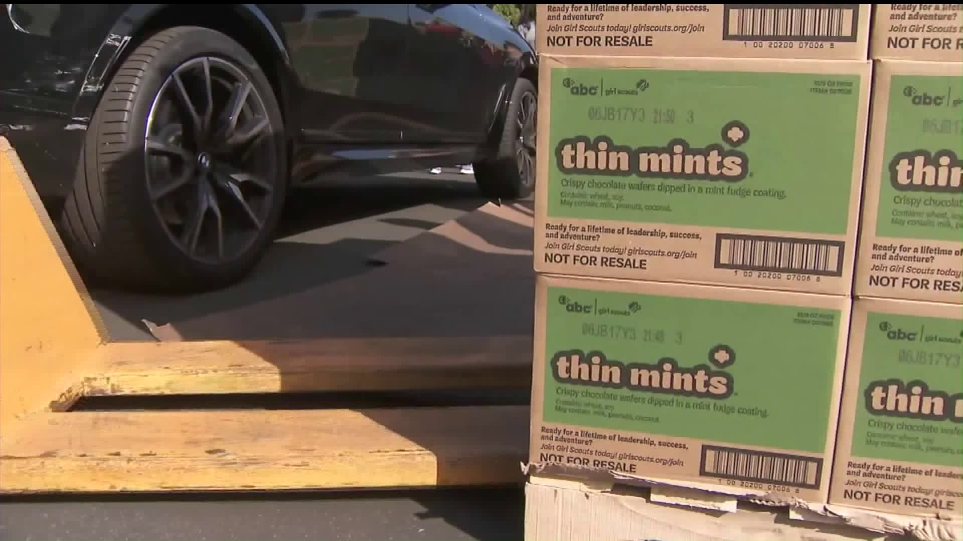 About 1.4 million Girl Scout Cookies arrived in Anaheim on Jan. 25, 2020, a day ahead of the start of cookie sales in Orange County. (Credit: KTLA)