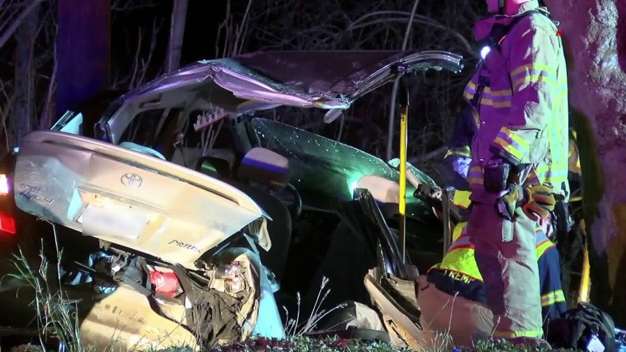 Emergency crews respond to a fatal crash in Temescal Valley on Jan. 20, 2019. (Credit: KTLA)