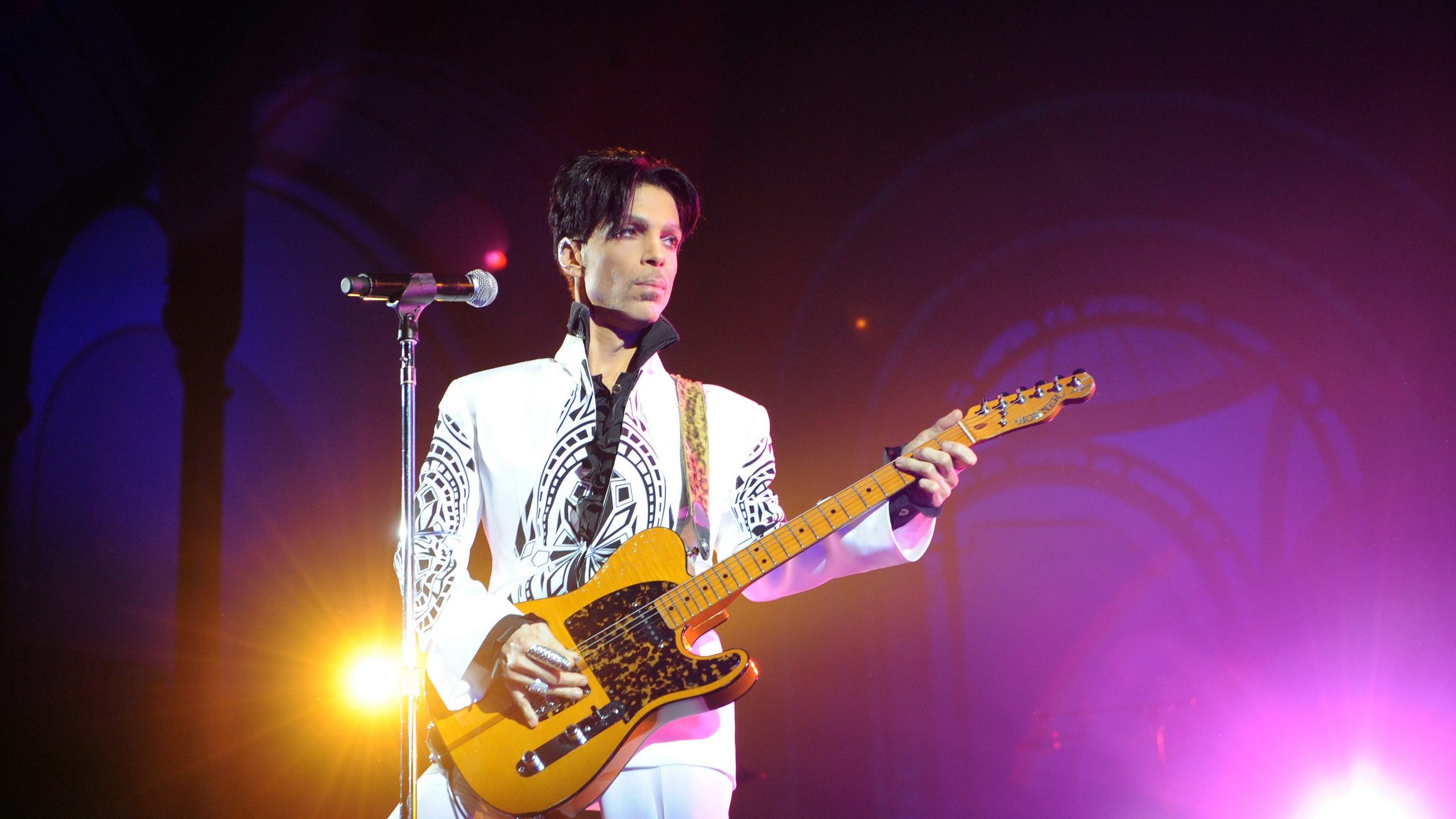 Prince performs on Oct. 11, 2009, at the Grand Palais in Paris. (Credit: BERTRAND GUAY/AFP via Getty Images)