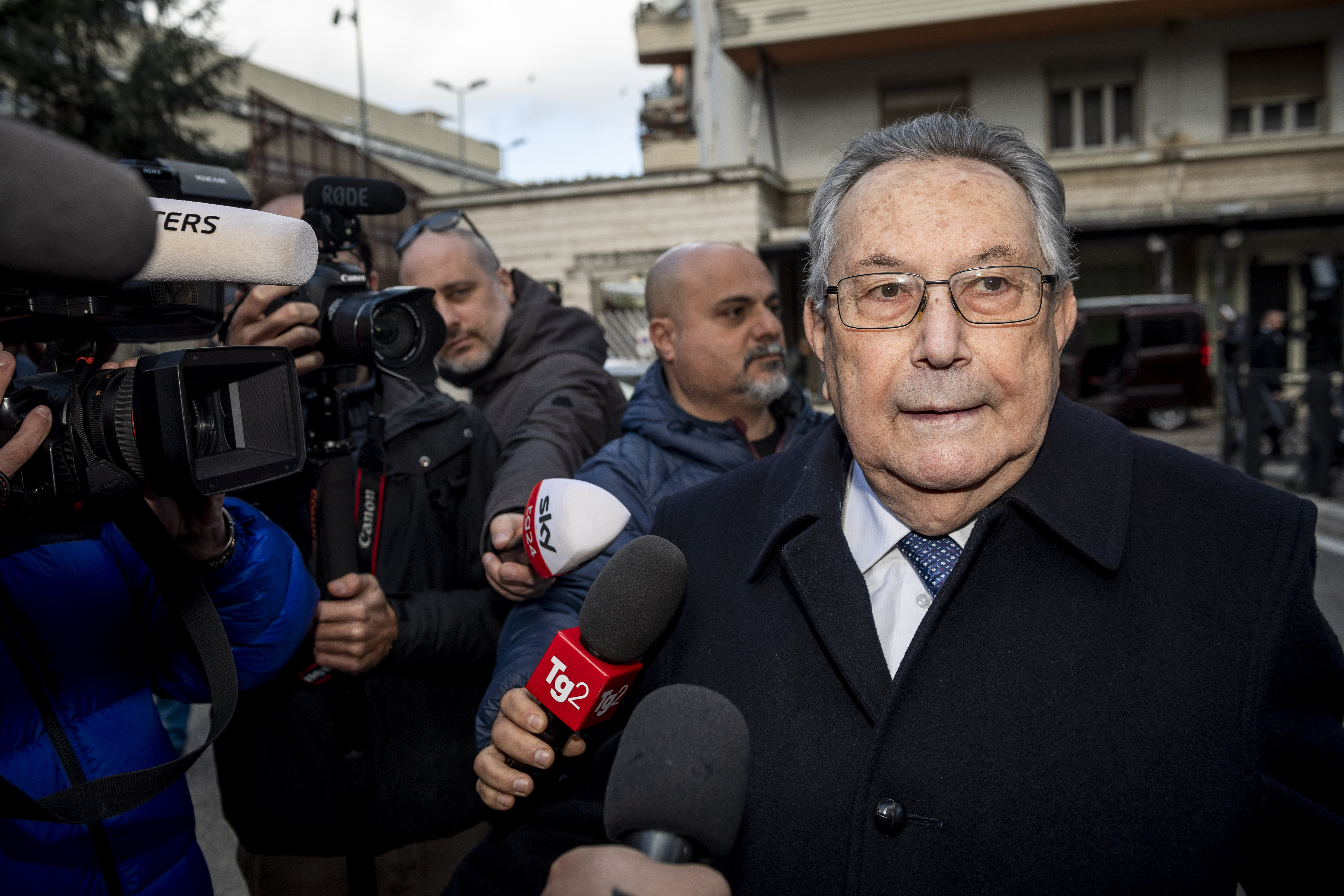 Franco Coppi, lawyer of Mario Cerciello’s family, talks to media in Rome on Feb. 26, 2020, as the trial begins for two California men accused in the officer’s death. (Credit: Antonio Masiello / Getty Images)