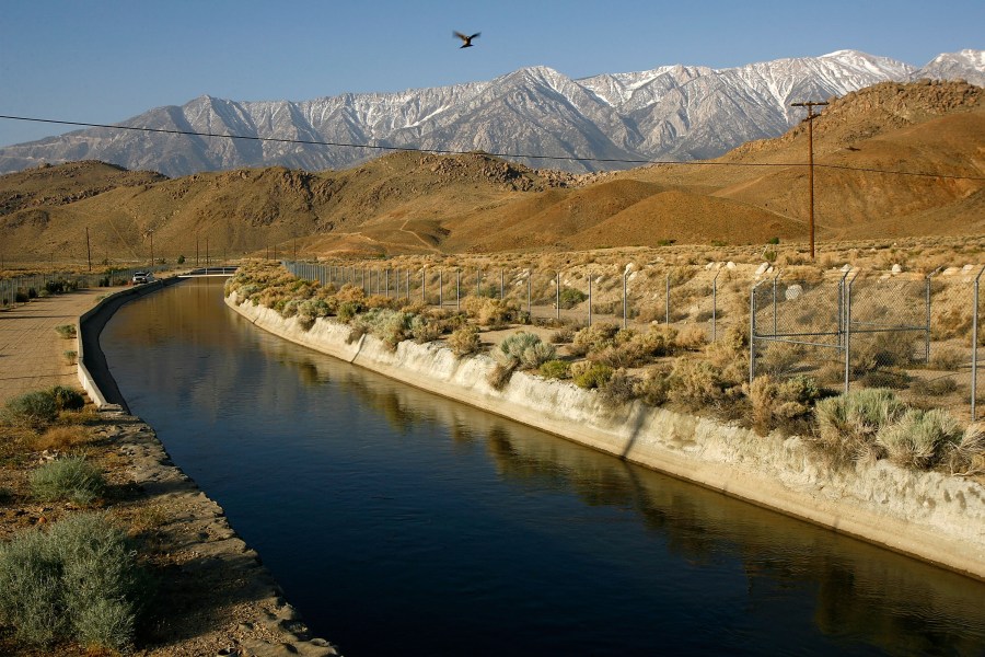 The Los Angeles Aqueduct carries water from the snowcapped Sierra Nevada Mountains to major urban areas of Southern California on May 9, 2008, near Lone Pine. (David McNew / Getty Images)