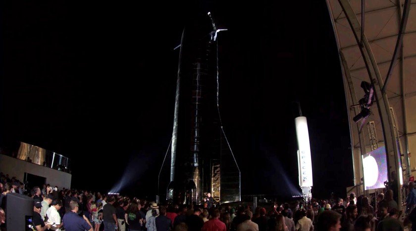 SpaceX CEO Elon Musk debuts a prototype of SpaceX’s Starship Mars spaceship near Boca Chica Beach in Texas in September 2019. SpaceX is poised to do more Starship work at the Port of Los Angeles.(Credit: SpaceX via Los Angeles Times)