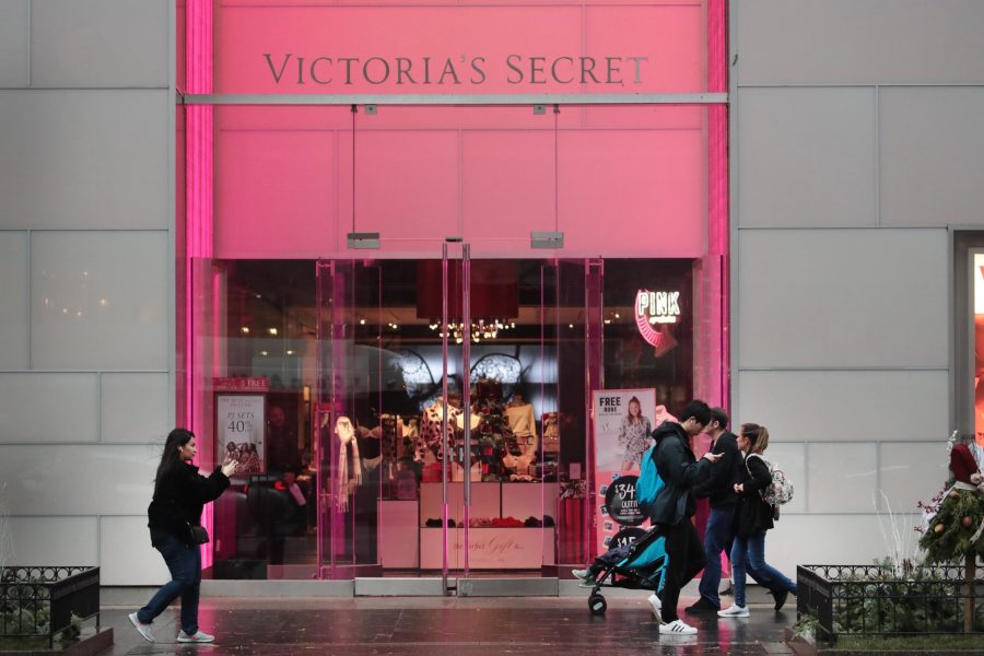 Shoppers walk past a Victoria's Secret store along the Magnificent Mile on Nov. 21, 2019, in Chicago, Illinois. (Credit: Scott Olson/Getty Images)