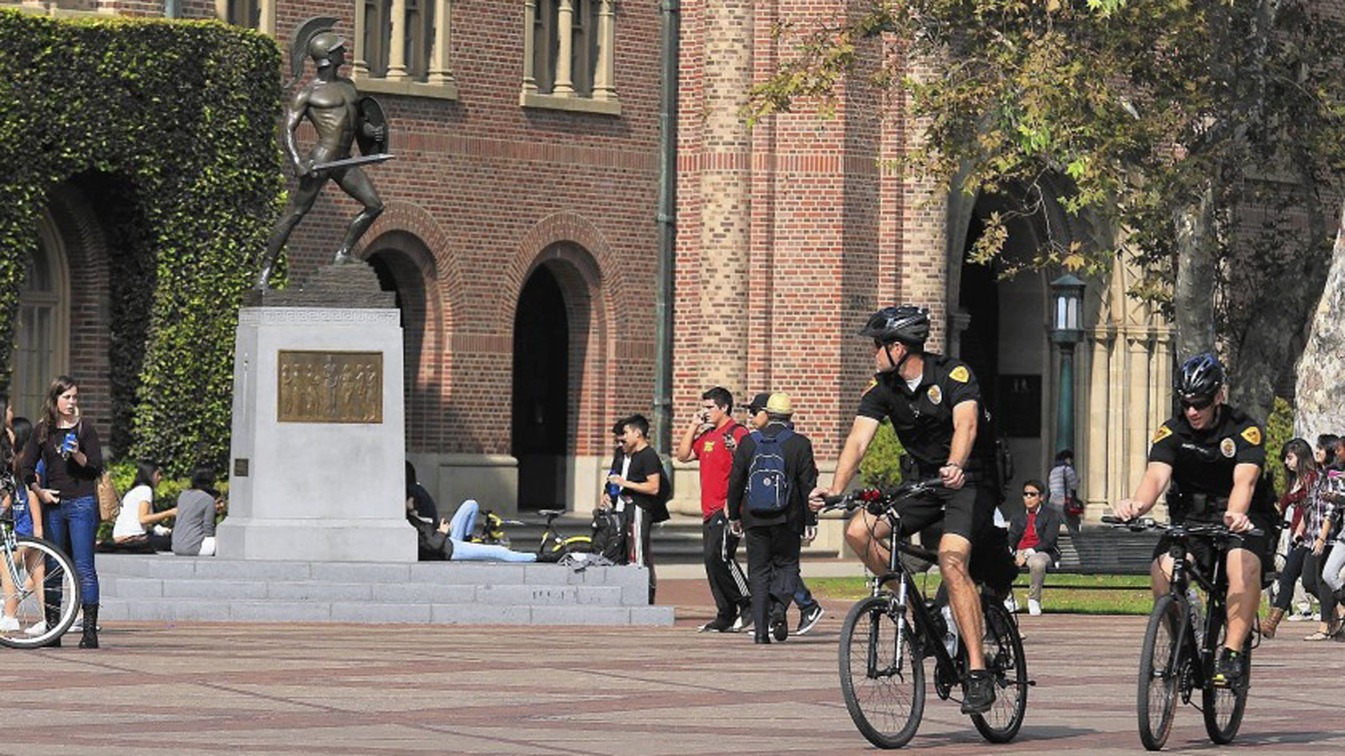 USC will conduct all classes online for three days next week to test the ability to operate remotely in the face of the coronavirus.(Credit: Brian van der Brug/Los Angeles Times)