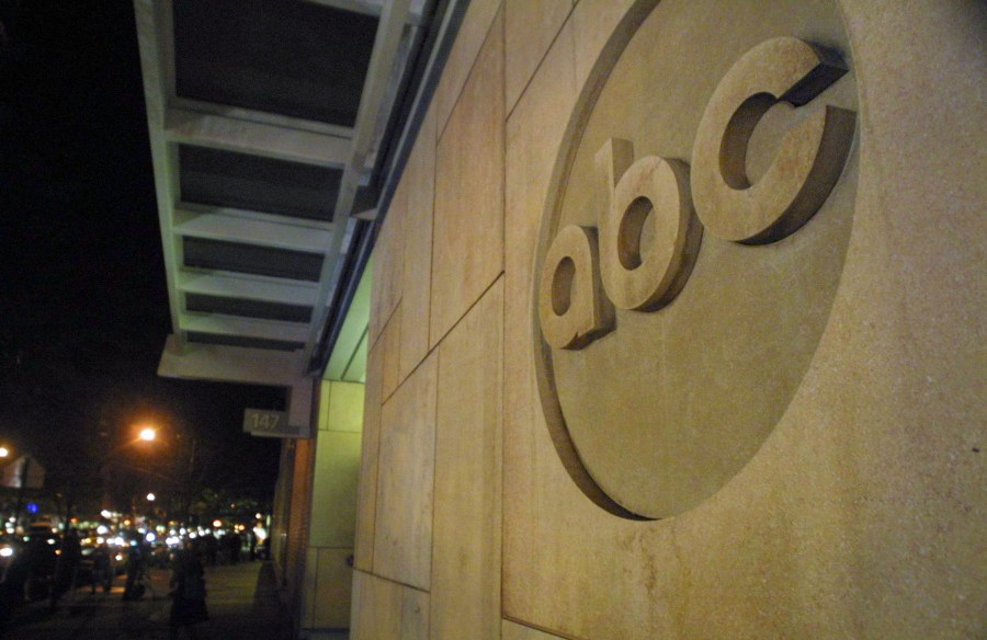 The ABC logo is displayed outside ABC News headquarters after an anthrax scare October 15, 2001, in New York City. (Mario Tama/Getty Images)