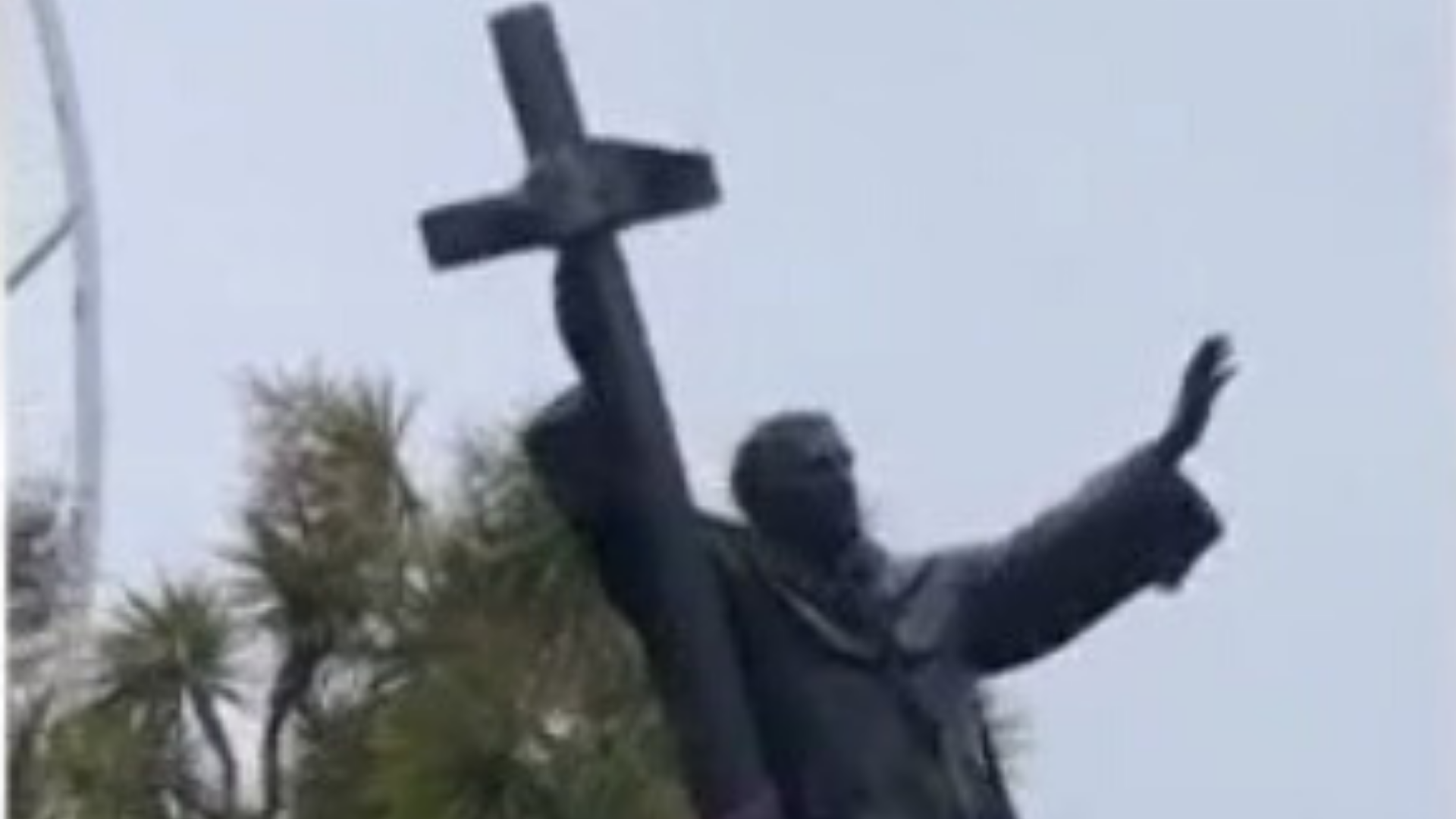 A Junipero Serra statue is taken down at Golden Gate Park in San Francisco on June 20, 2020 in this screenshot of a video obtained by KRON.