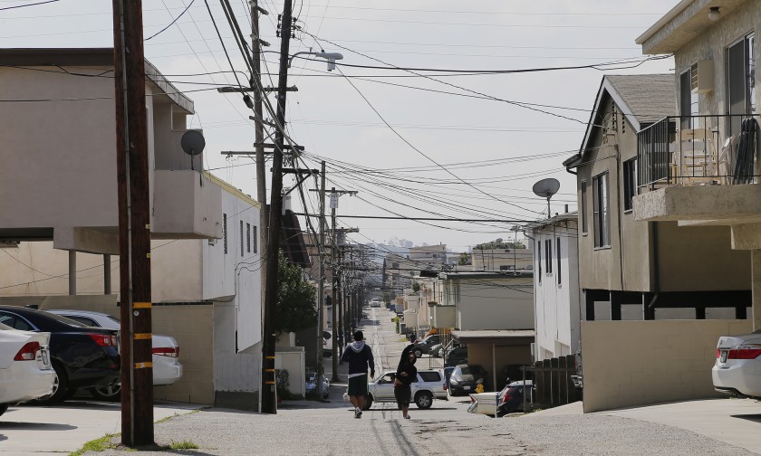 Rows of apartment buildings in the Palms neighborhood of Los Angeles.(Gina Ferazzi / Los Angeles Times)