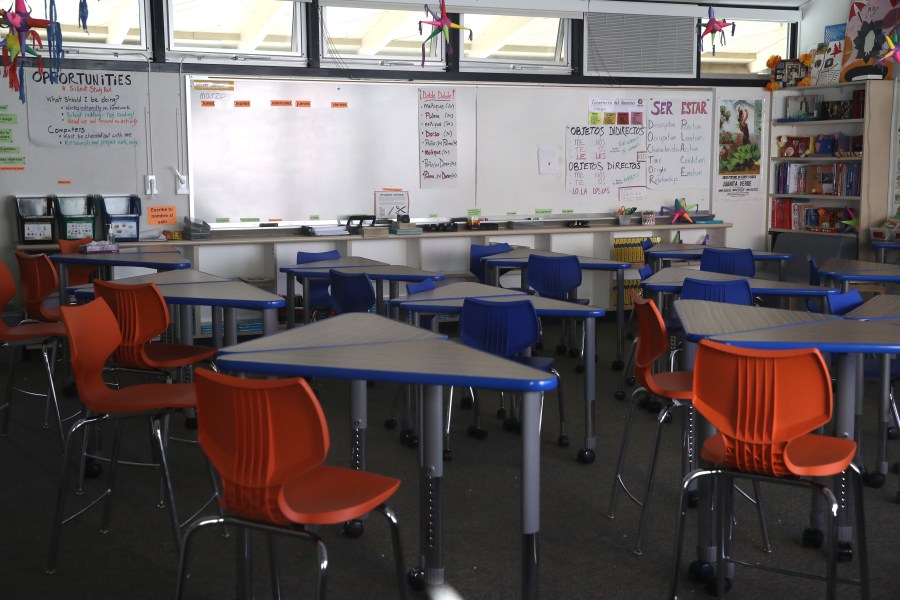 A classroom sits empty at Kent Middle School on April 1, 2020 in Kentfield, California. (Justin Sullivan/Getty Images)