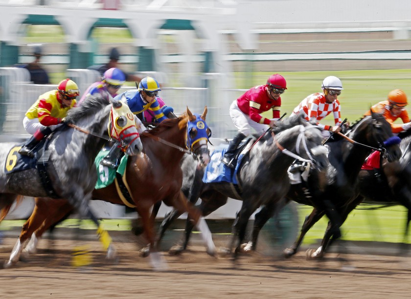 A race is held at the Los Alamitos Race Course in this undated photo. (Luis Sinco / Los Angeles Times)