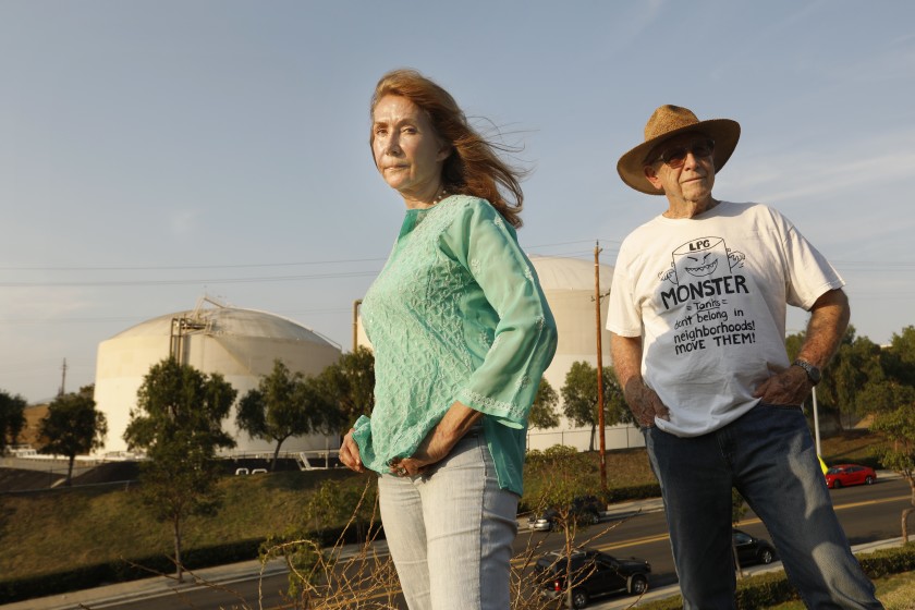 San Pedro residents Janet Schaaf-Gunter and Chuck Hart fear butane tanks near Gaffey Street could cause a deadly explosion.(Carolyn Cole / Los Angeles Times)