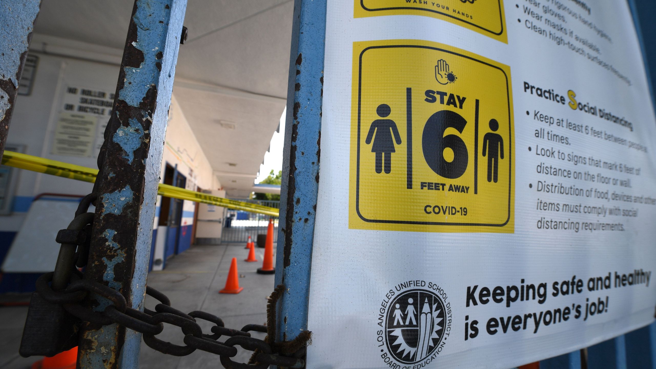 A public elementary school campus in Los Angeles is shown on Aug. 17, 2020. (ROBYN BECK/AFP via Getty Images)