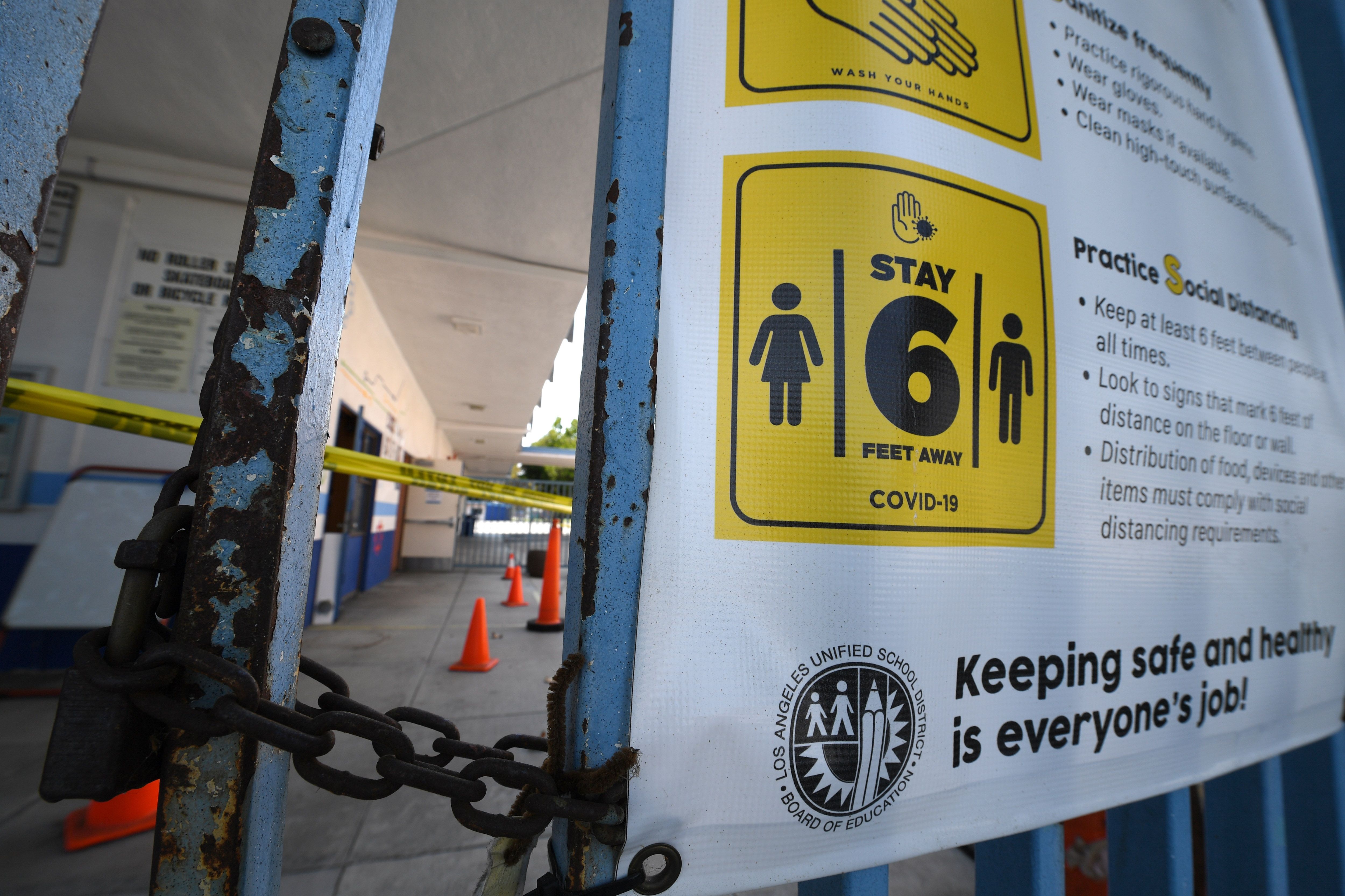 A public elementary school campus in Los Angeles is shown on Aug. 17, 2020. (ROBYN BECK/AFP via Getty Images)