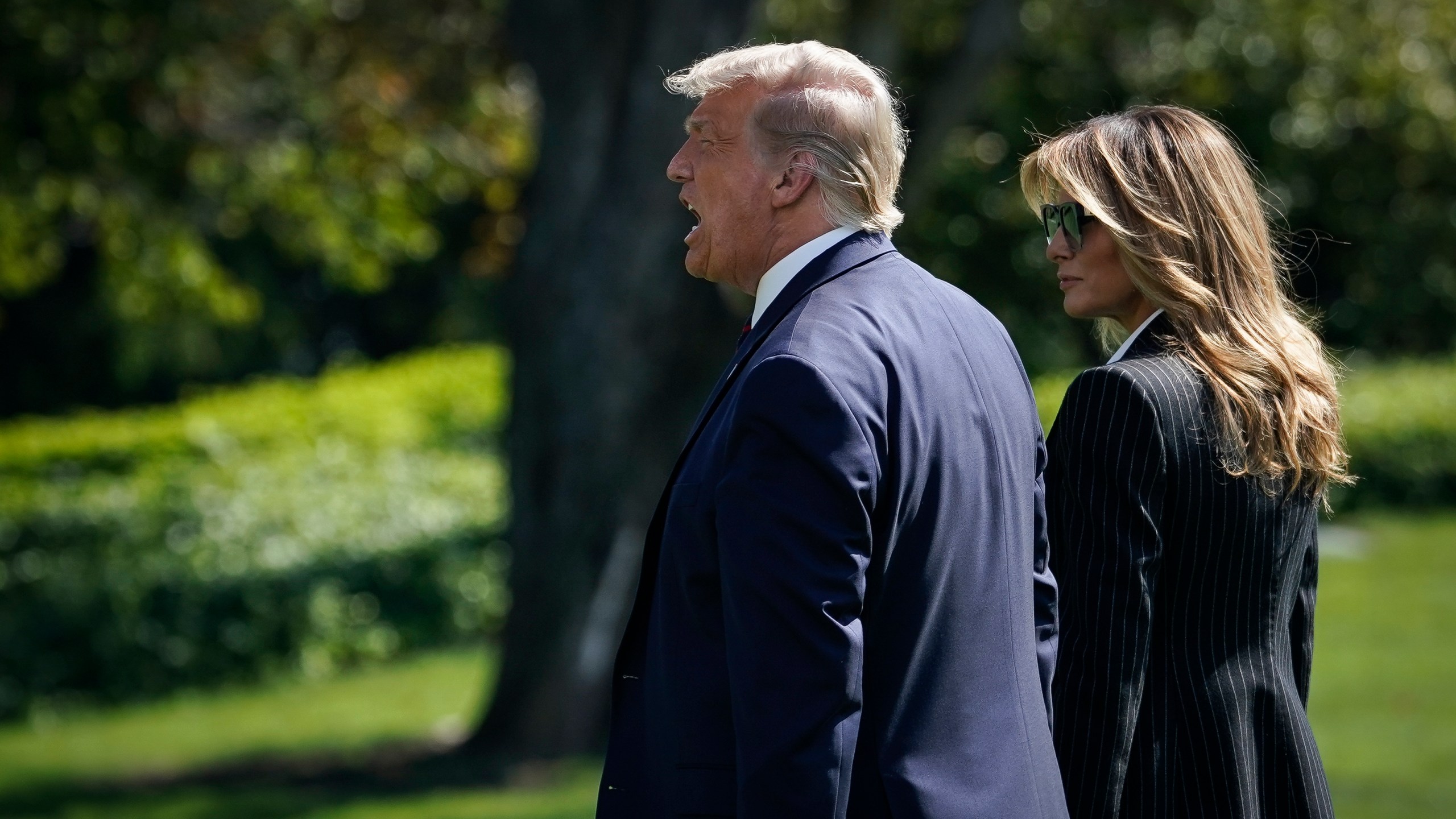 Donald and Melania Trump walk to Marine One on the South Lawn of the White House on Sept. 29, 2020 in Washington, D.C. (Drew Angerer/Getty Images)