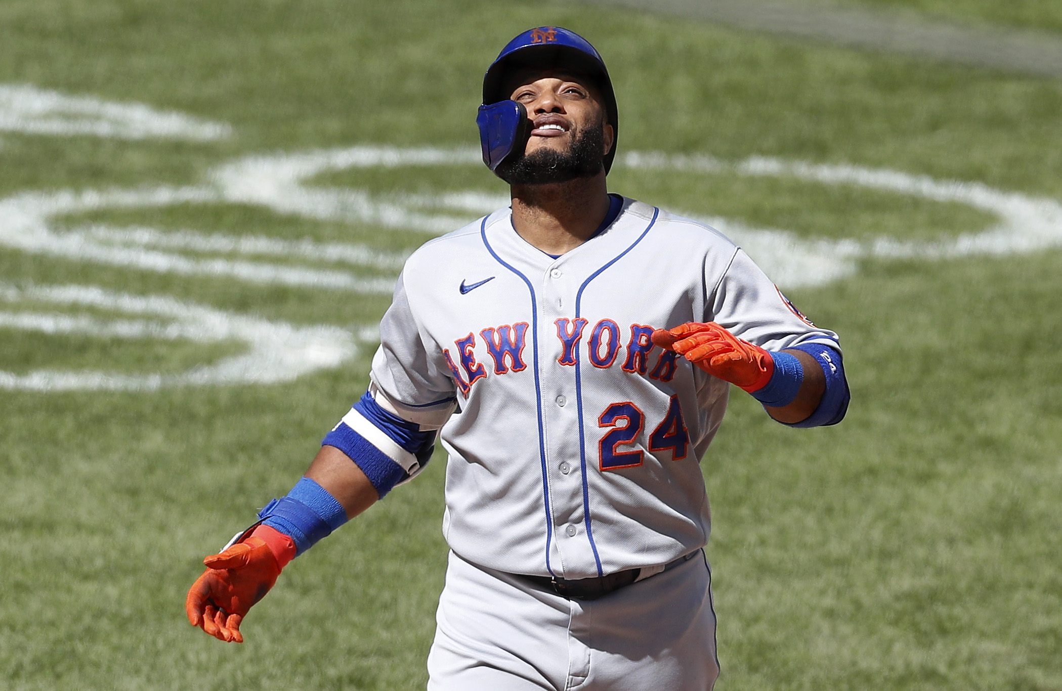 Robinson Cano of the New York Mets reacts at home plate after his fifth inning two run home run against the New York Yankees at Yankee Stadium on Aug. 30, 2020. (Jim McIsaac/Getty Images)