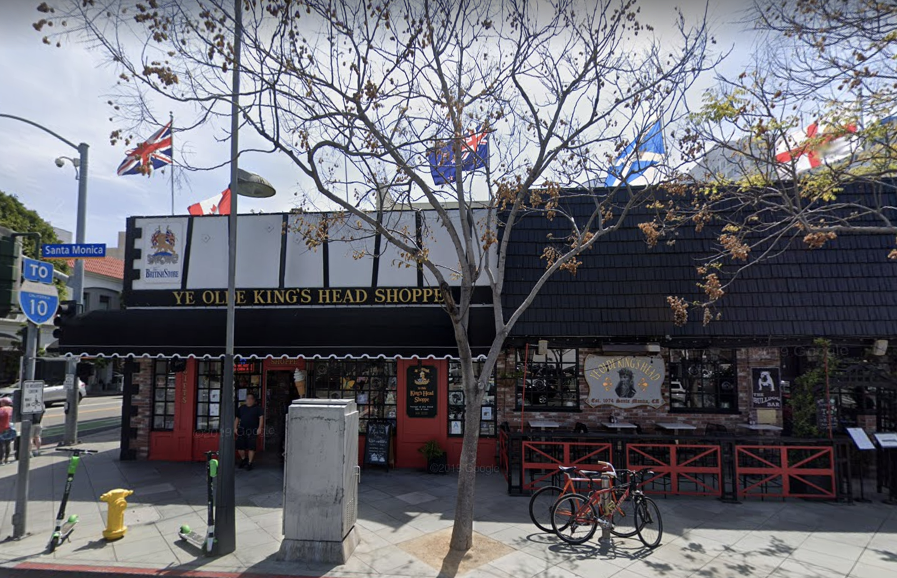 Ye Olde King's Head, a British pub in Santa Monica, appears in an image from Google Maps.