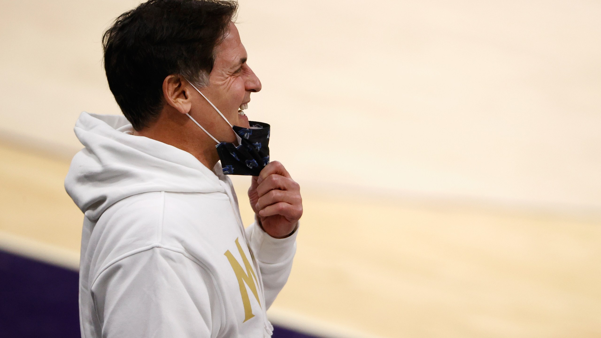 Dallas Mavericks owner, Mark Cuban reacts to players during warm-ups to the NBA game against the Phoenix Suns at PHX Arena on December 23, 2020 in Phoenix, Arizona. (Christian Petersen/Getty Images)