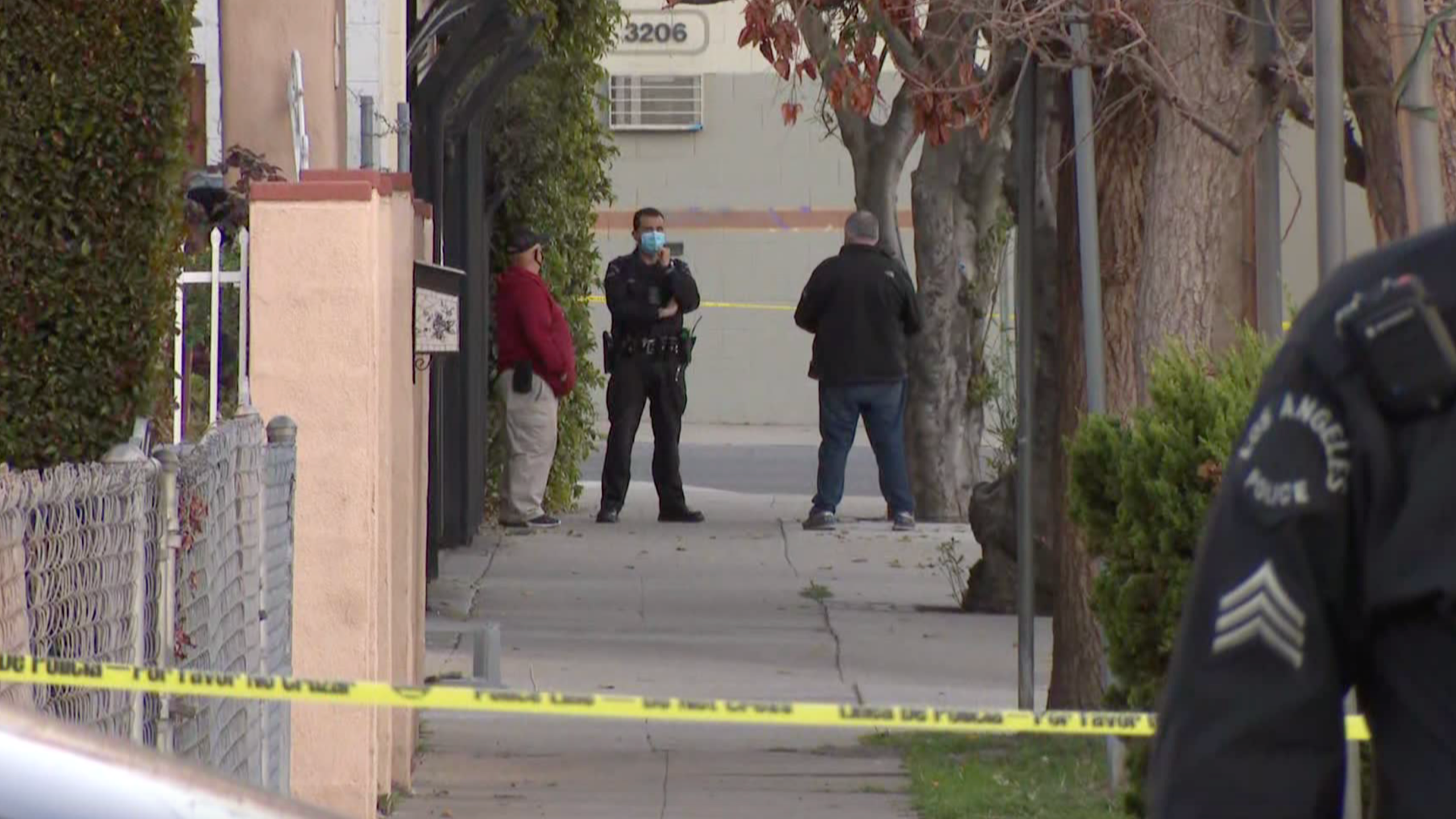 Authorities respond to investigate a deadly shooting in Glassell Park on March 1, 2021. (KTLA)