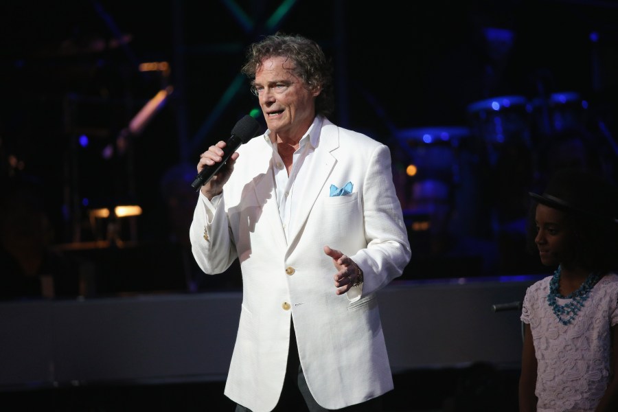 HOLLYWOOD, CA - MAY 14: Recording Artist B. J. Thomas performs onstage during the SeriousFun Children's Network 2015 Los Angeles Gala: An Evening Of SeriousFun celebrating the legacy of Paul Newman on May 14, 2015 in Hollywood, California. (Photo by Imeh Akpanudosen/Getty Images for SeriousFun Children's Network)