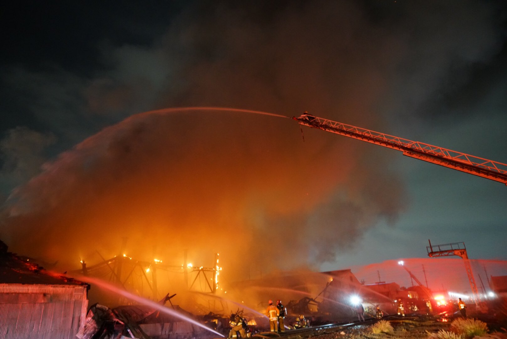 Firefighters battled a large blaze at a warehouse in Huntington Park on May 31, 2021. (L.A. County Fire Department)