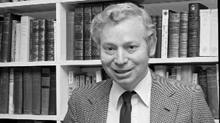 In this Oct. 15, 1979, file photo, professor Steven Weinberg, of Cambridge, Mass., poses for a picture. (AP Photo/File)