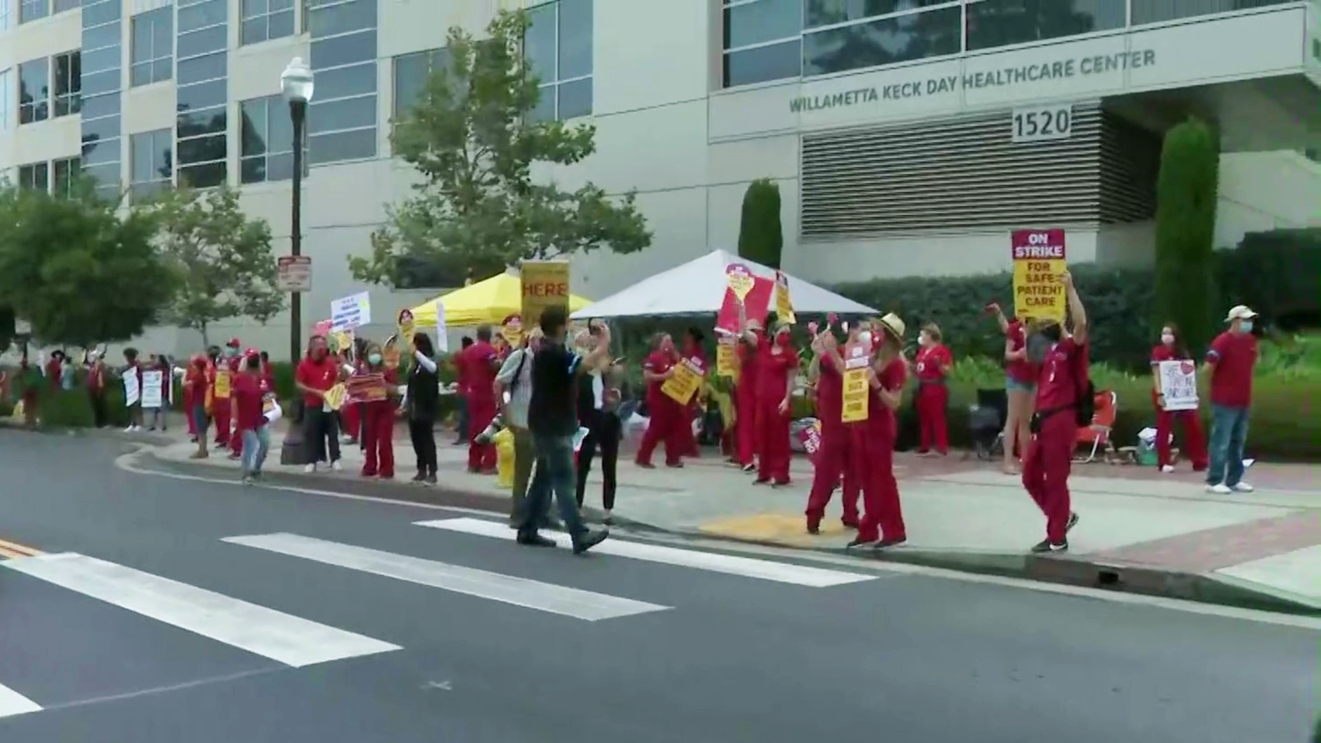 Nurses strike outside Keck Hospital of USC on July 13, 2021. (KTLA)