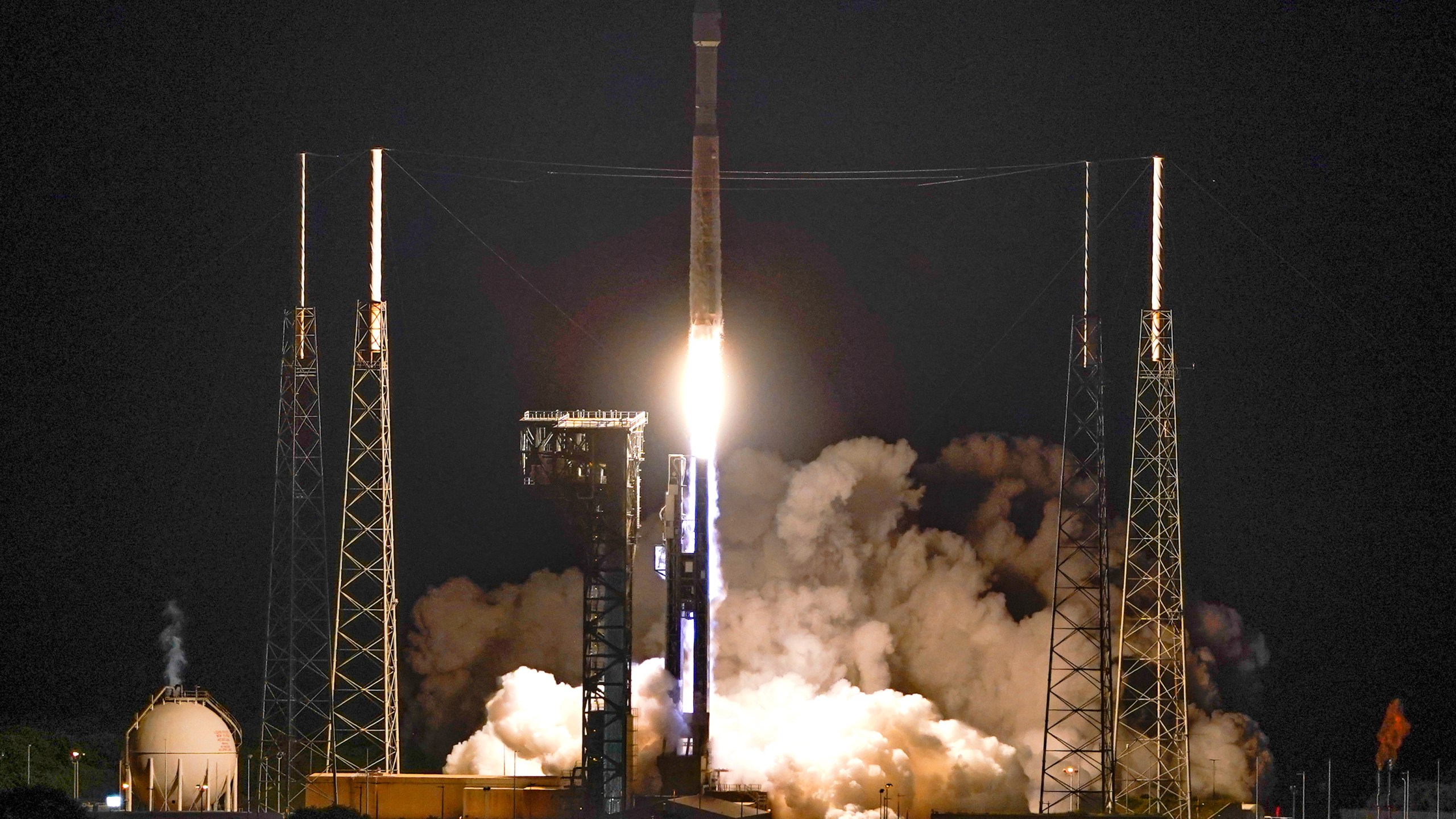 A United Launch Alliance Atlas V rocket carrying the LUCY spacecraft lifts off from Launch Complex 41 at the Cape Canaveral Space Force Station, Saturday, Oct. 16, 2021, in Cape Canaveral, Fla. (AP Photo/(John Raoux)