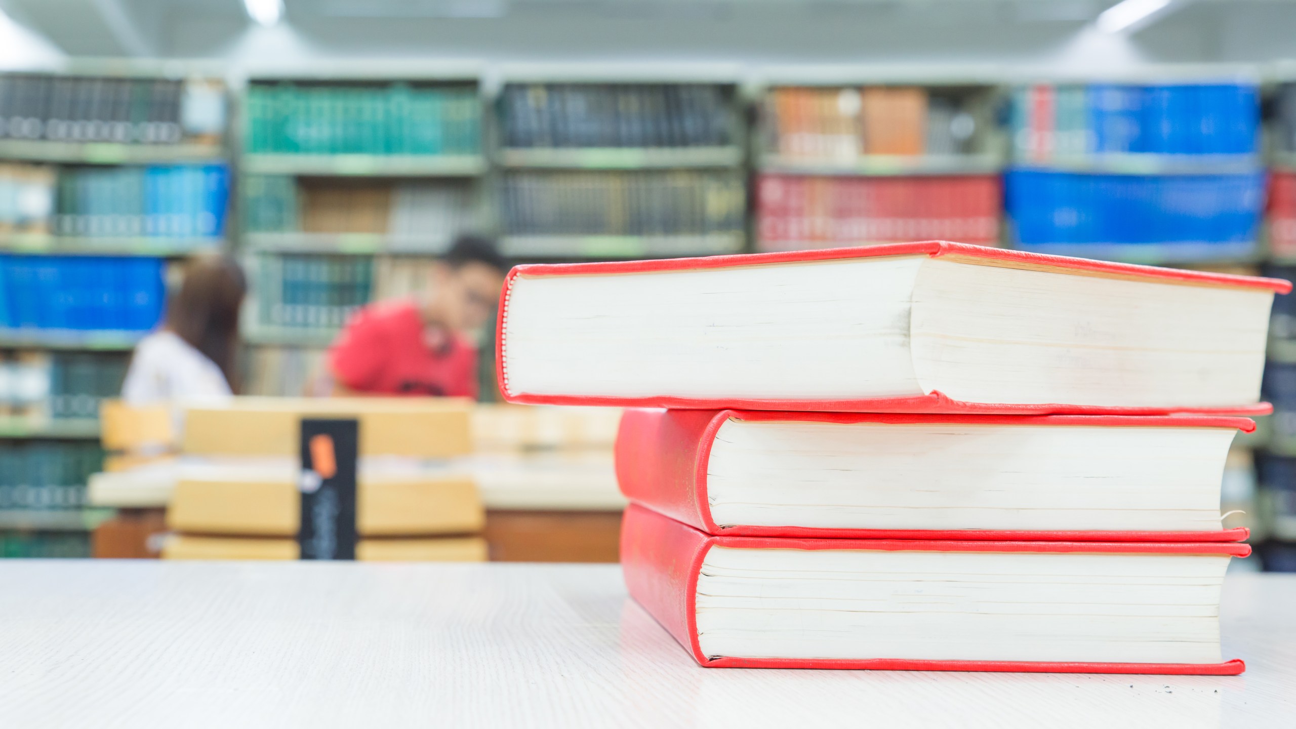 A pile of books is seen at a library in this undated file photo. (Getty Images)