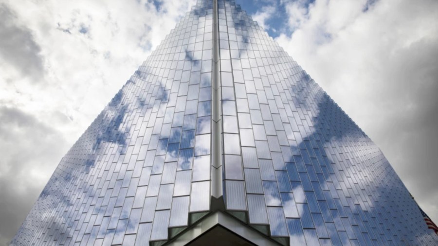 The federal courthouse on 1st Street in downtown Los Angeles.(Jay L. Clendenin/Los Angeles Times)