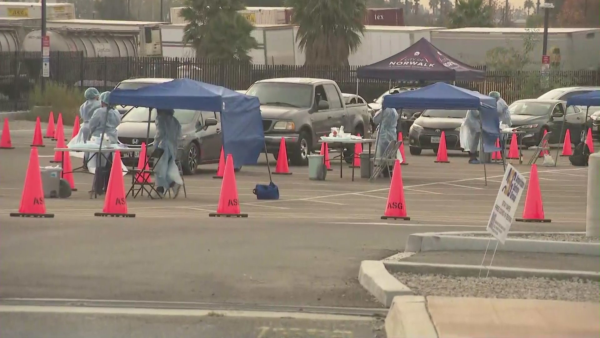 A temporary free drive-thru COVID-19 mega testing site in Santa Fe Springs. (KTLA)