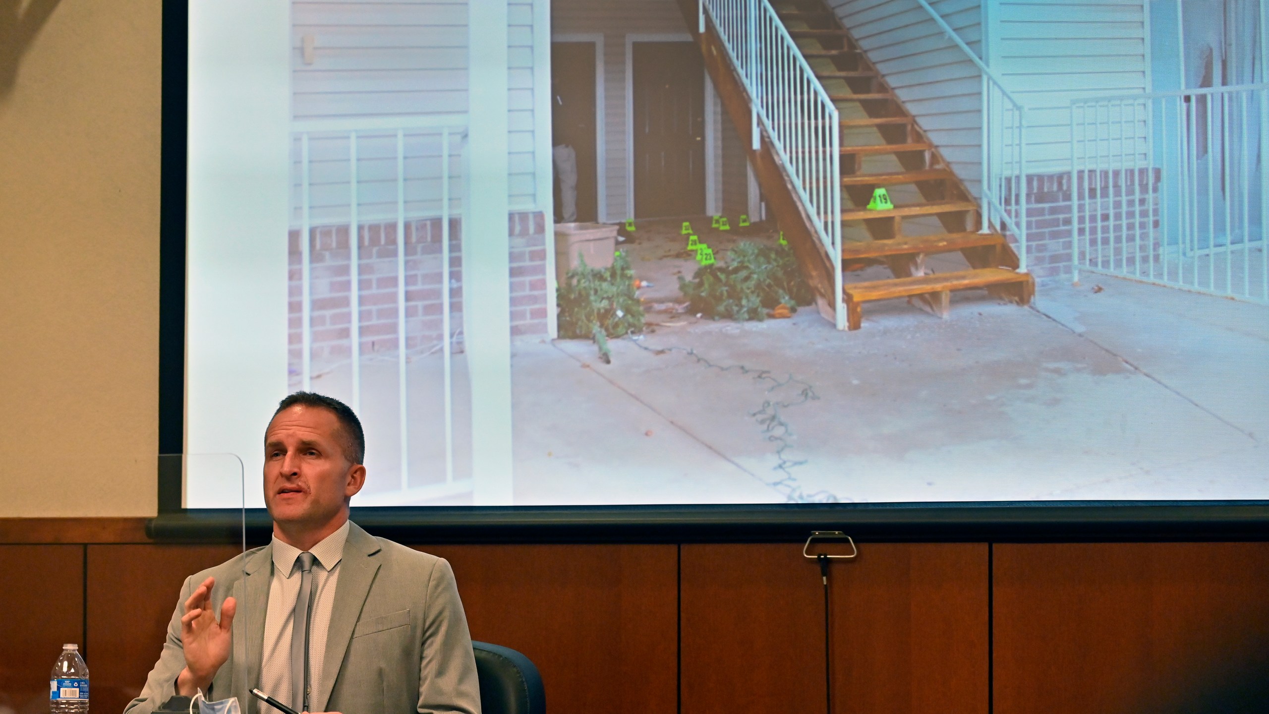 Former Louisville Police officer Brett Hankison is questioned by prosecution as he discusses his position during the attempted execution of a search warrant in Louisville, Kentucky on March 2, 2022. (Timothy D. Easley, Pool)