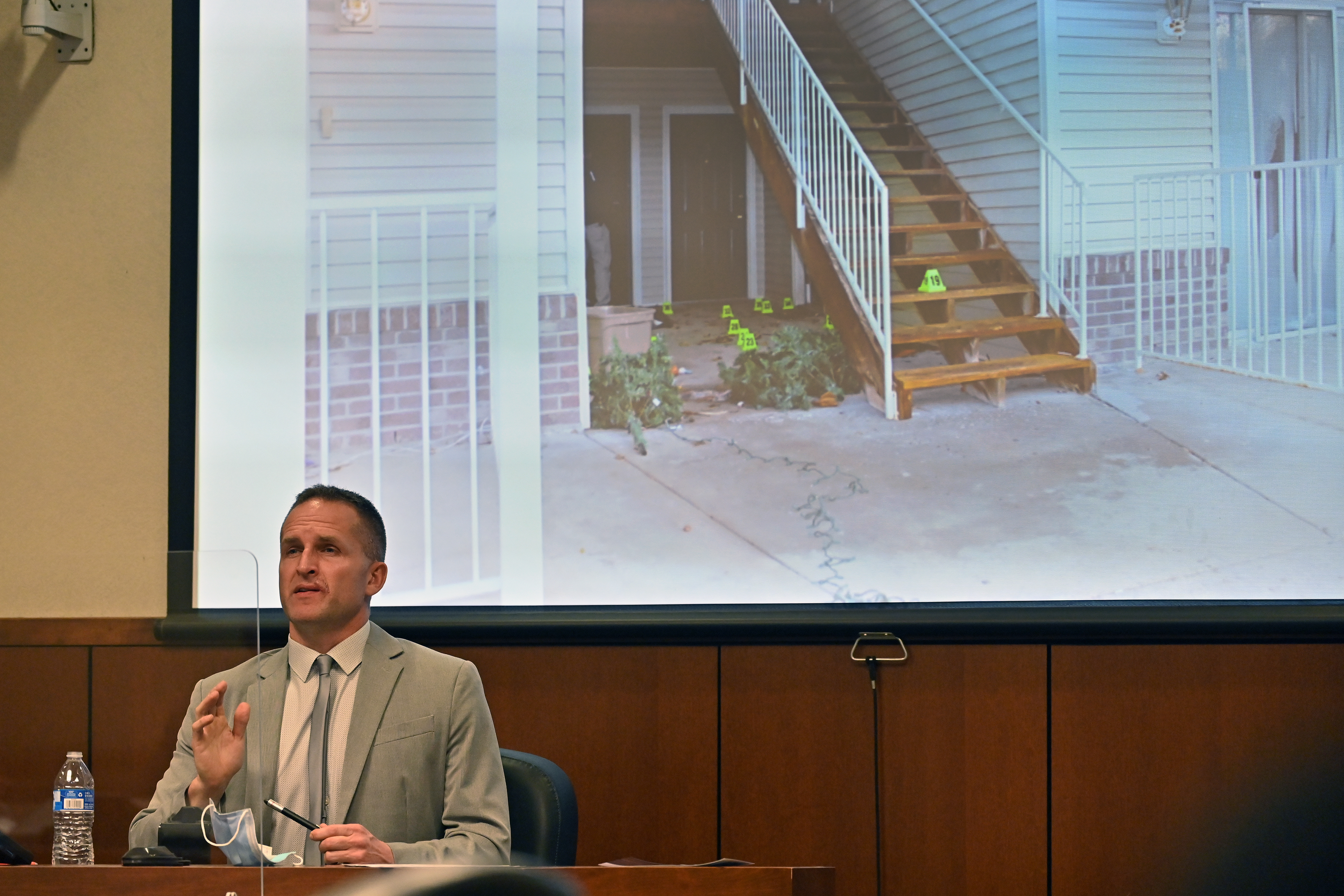 Former Louisville Police officer Brett Hankison is questioned by prosecution as he discusses his position during the attempted execution of a search warrant in Louisville, Kentucky on March 2, 2022. (Timothy D. Easley, Pool)