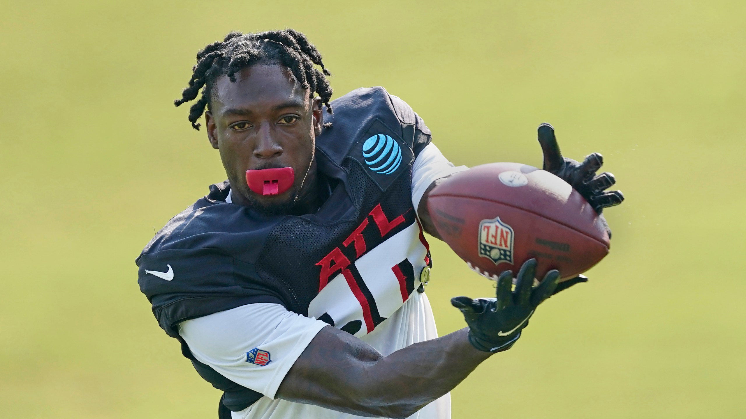 Atlanta Falcons wide receiver Calvin Ridley makes a catch during the team's NFL training camp football practice on Aug. 9, 2021, in Flowery Branch, Ga. (John Bazemore/Associated Press)