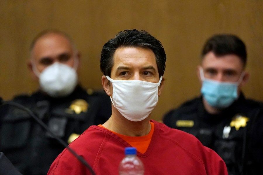 Scott Peterson listens during a hearing at the San Mateo County Superior Court in Redwood City on Feb. 25, 2022. (Jeff Chiu/Associated Press)