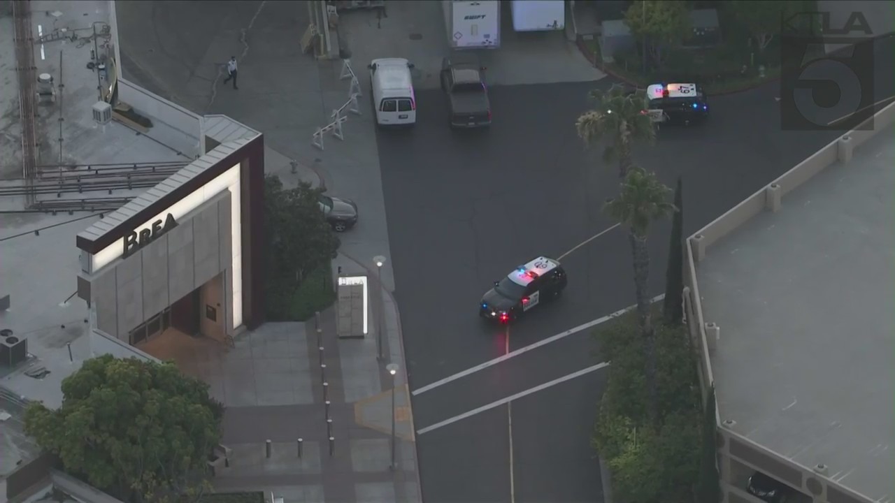 Police investigated after a smash-and-grab robbery at the Brea Mall on April 15, 2022. (KTLA)