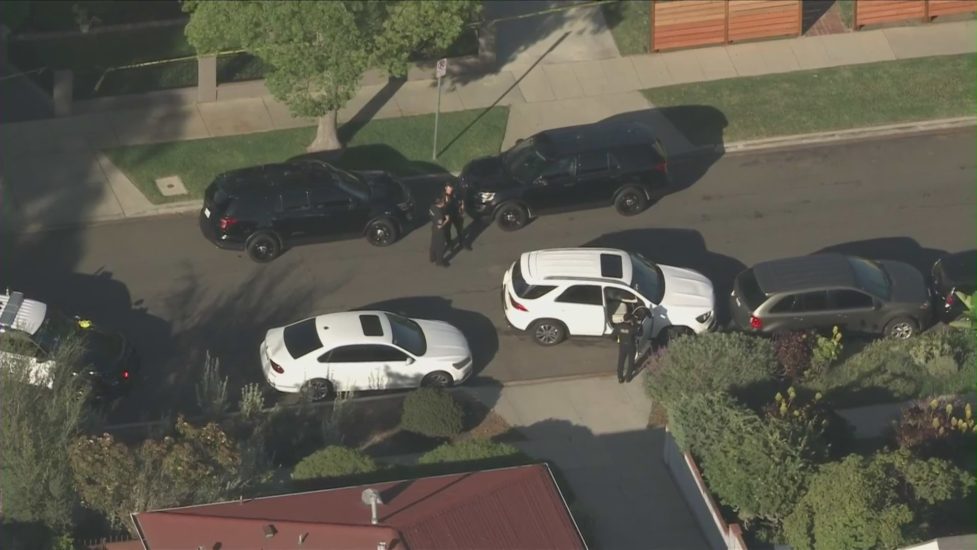 A police chase ended with a shooting in Atwater Village on April 14, 2022. (KTLA)