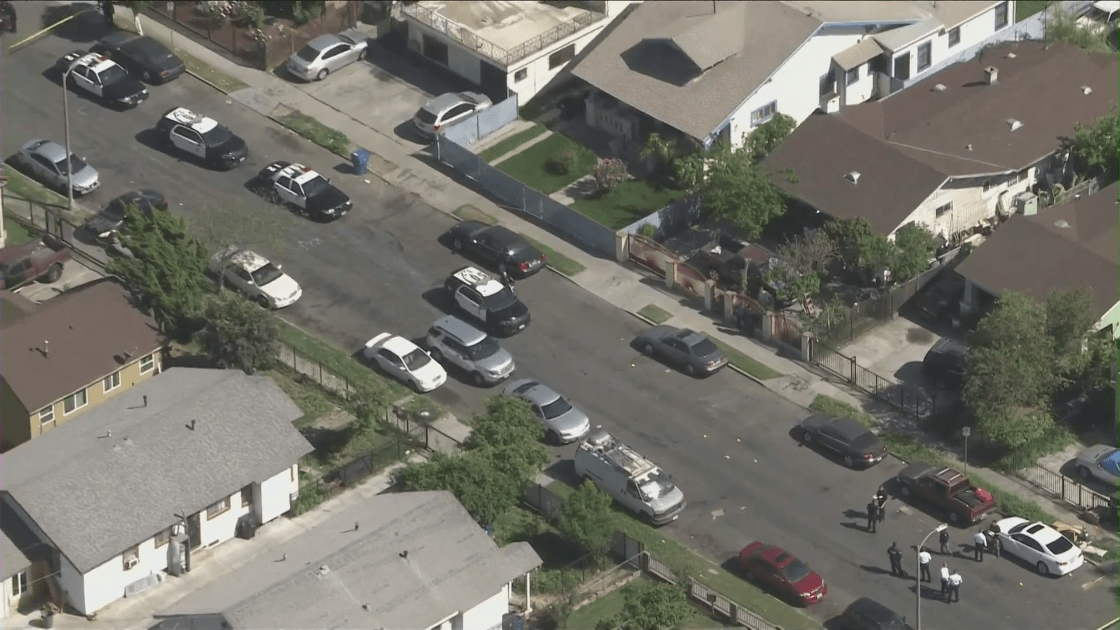 Several LAPD units respond to a double shooting in South Los Angeles on April 14, 2022. (KTLA)