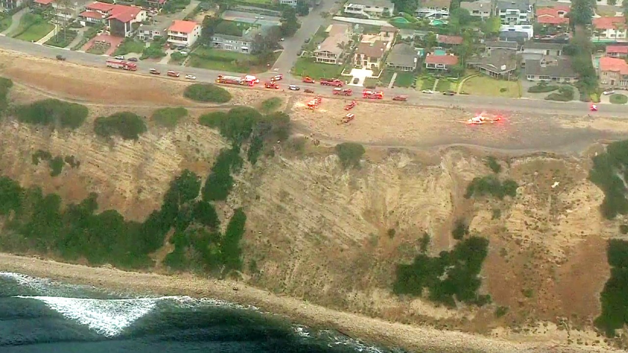 Crews respond to a cliff rescue operation in Palos Verdes Estates on May 23, 2022. (KTLA)