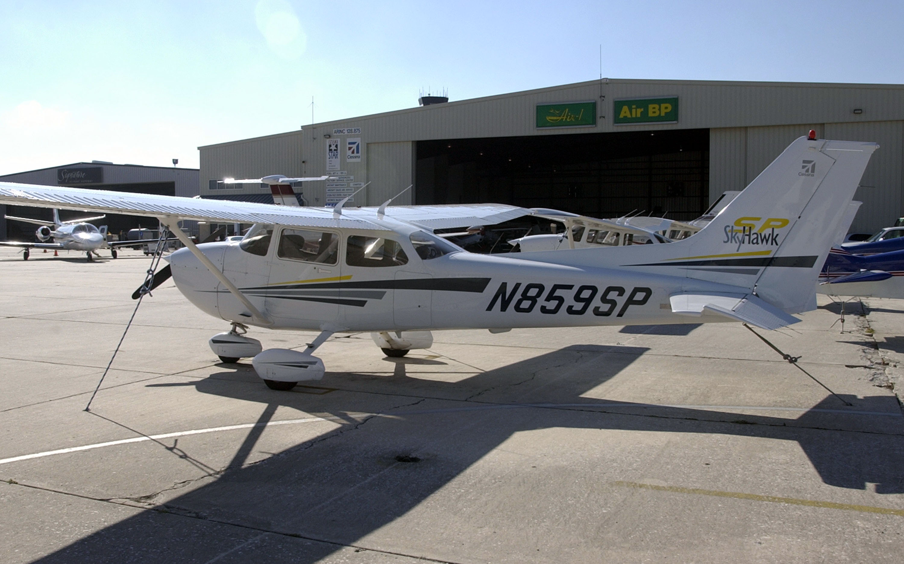 A single-engine Cessna aircraft sits on the tarmac outside a hangar Jan. 8, 2002 at the St. Petersburg-Clearwater Airport International Airport used by National Aviation Flight School. (Steve Nesius/Getty Images)