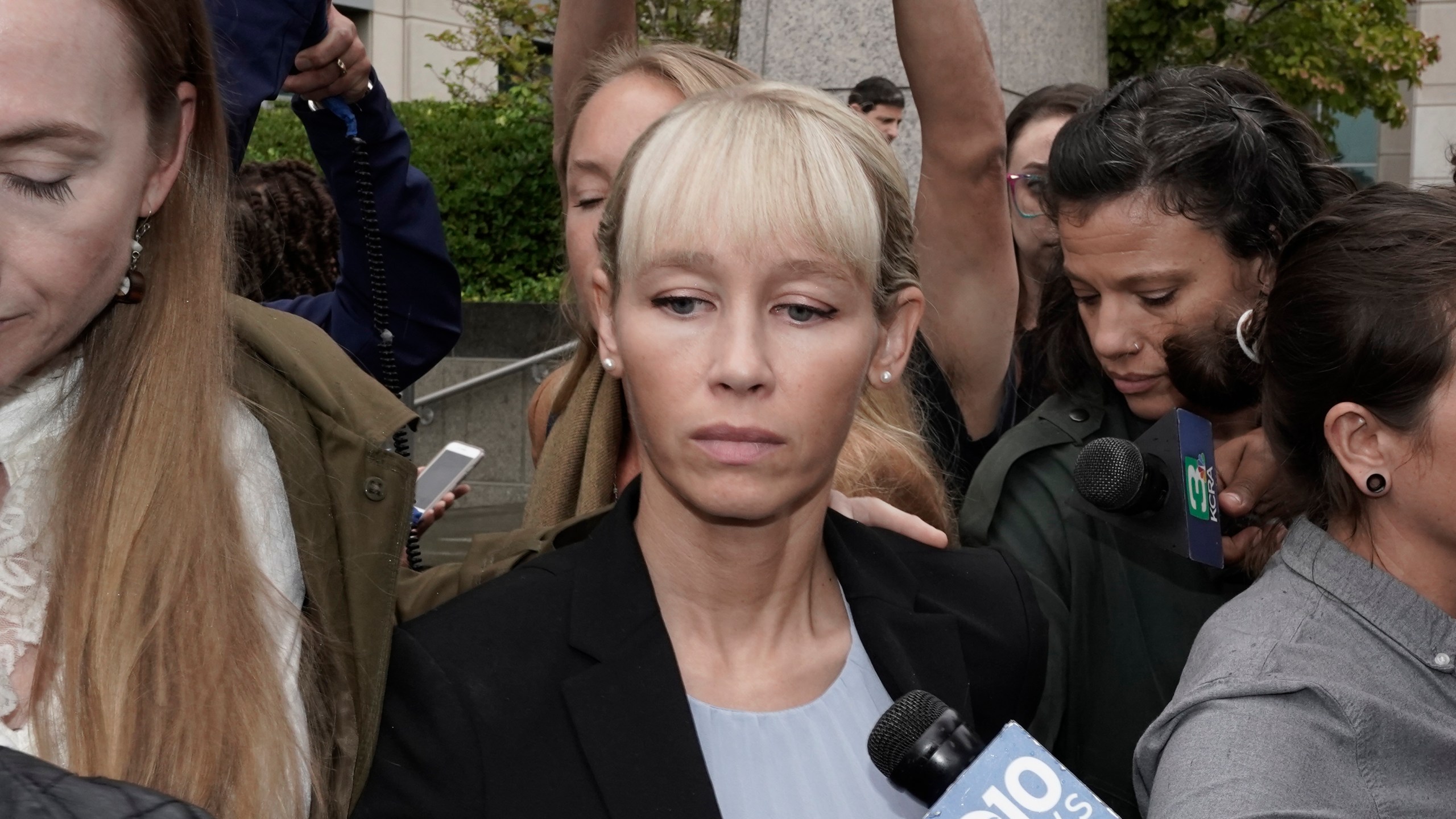 Sherri Papini leaves the federal courthouse after Federal Judge William Shubb sentenced her to 18 months in federal prison, in Sacramento,on Sept. 19, 2022. (Rich Pedroncelli/Associated Press)