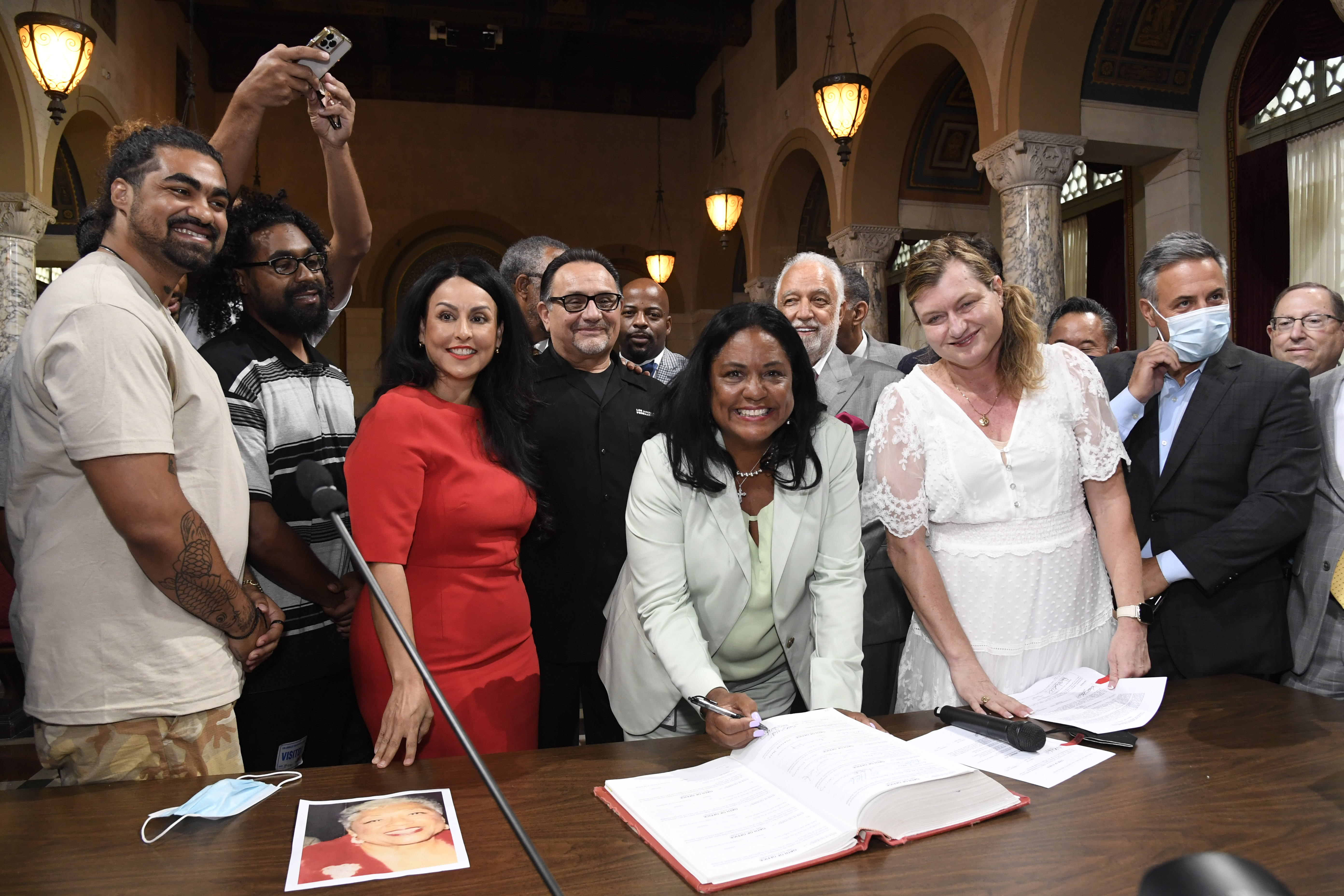 Heather Hutt, center, was sworn in as temporary council member representing 10th District in a Los Angeles City Council Meeting on Sept. 2, 2022 (Council President Nury Martinez)