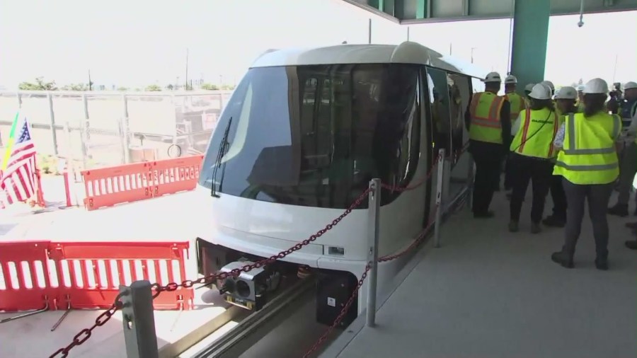 Delays are expected as work begins on a pedestrian bridge running over traffic lanes and connecting travelers to the Tom Bradley International Terminal. (Los Angeles World Airports)