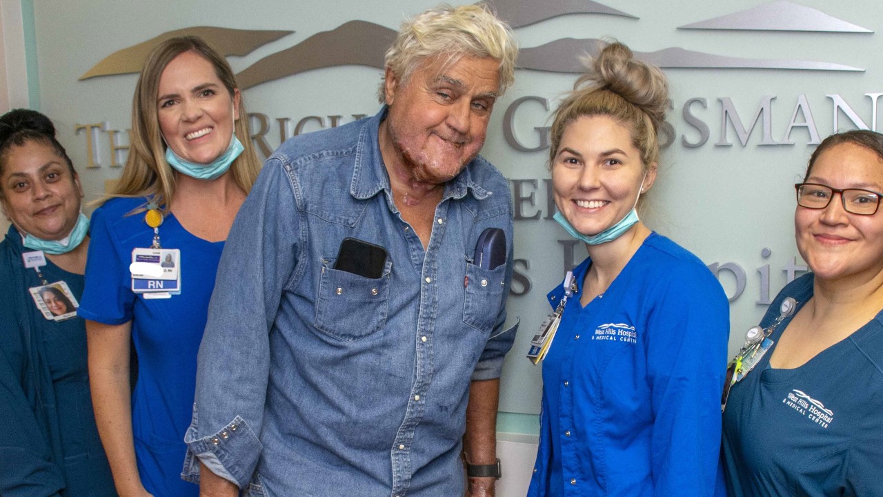 Jay Leno and staff of Grossman Burn Center