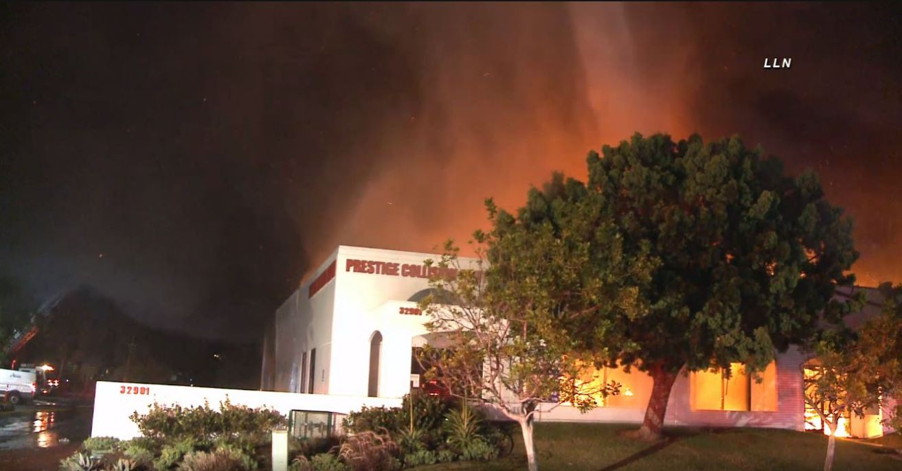 An auto repair center was engulfed n flames in San Juan Capistrano on Nov. 11, 2022. (Loud Labs)