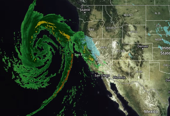 A strong storm known as a bomb cyclone is nearing the Southern California coast on Jan. 4, 2023. (KTLA)